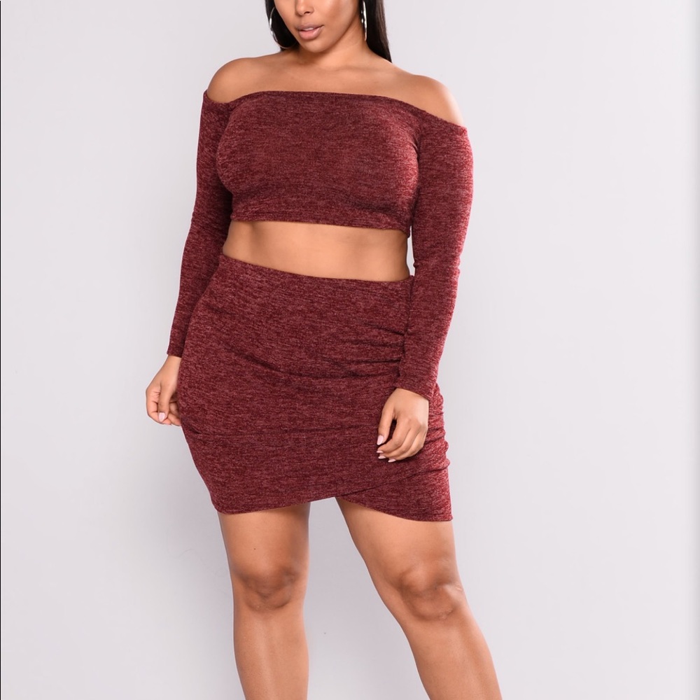 Plus Size! 🔥 Sexy two-piece in the color burgundy